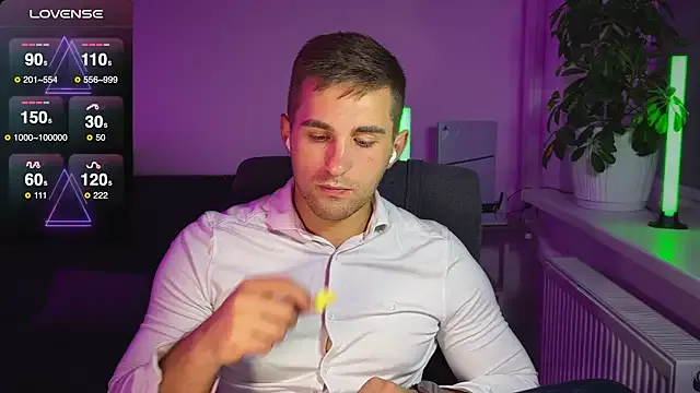 SashaVaughn – webcam model profile photo Image 16