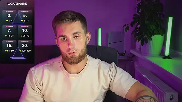 SashaVaughn – webcam model profile photo Image 2