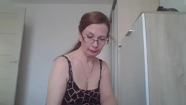 blondeangel_4u2 – webcam model profile photo Image 3