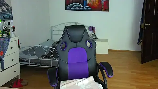 LorrySkye – webcam model profile photo Image 12