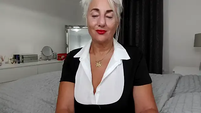 YourWitcher – webcam model profile photo Image 3