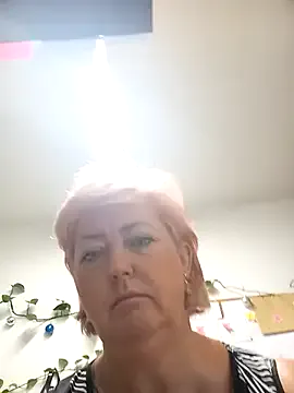 Ellalouisee89 – webcam model profile photo Image 5