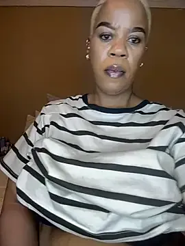 THICKBUNNYCHICKxxx – webcam model profile photo