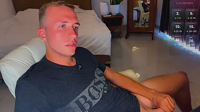 blondeangel_4u2 – webcam model profile photo Image 13