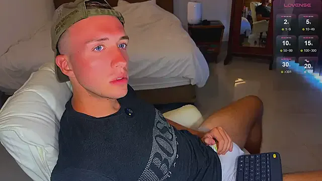 blondeangel_4u2 – webcam model profile photo Image 15