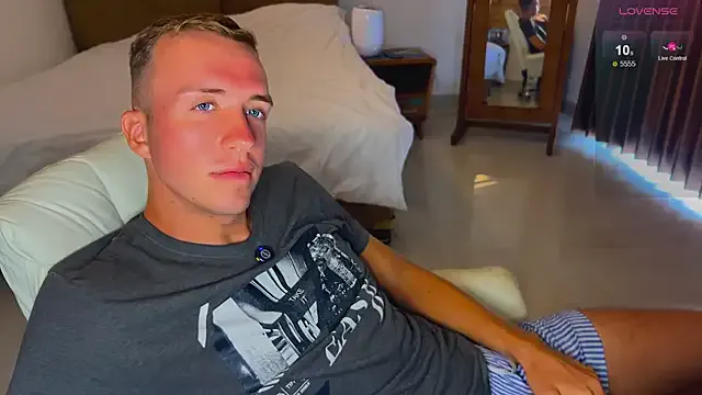 blondeangel_4u2 – webcam model profile photo Image 16