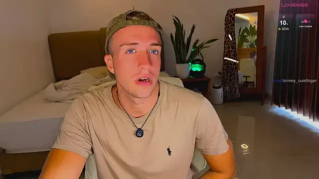 blondeangel_4u2 – webcam model profile photo Image 5