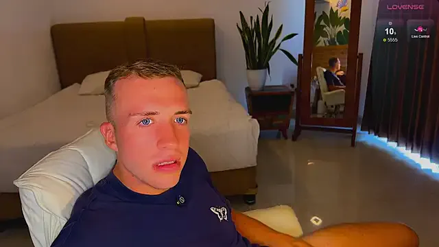 blondeangel_4u2 – webcam model profile photo Image 9