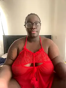 Savuka – webcam model profile photo Image 13