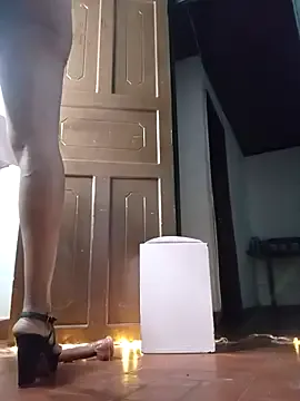 nam_tootsis – webcam model profile photo Image 11