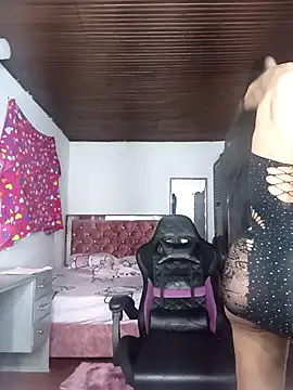 nam_tootsis – webcam model profile photo Image 7