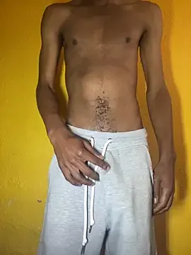 blondeangel_4u2 – webcam model profile photo Image 4