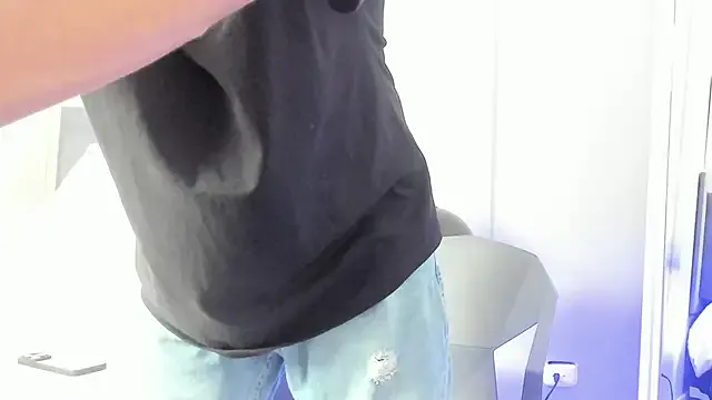 alex_islive – webcam model profile photo Image 12