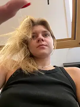 Sandra-a – webcam model profile photo Image 13