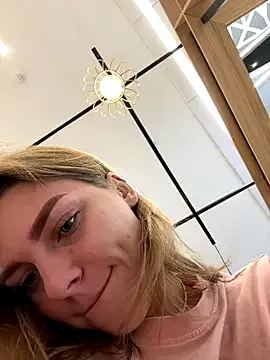 Sandra-a – webcam model profile photo Image 15