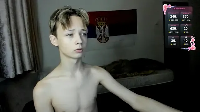 reeves_bae – webcam model profile photo Image 14