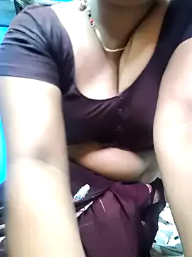 KateDivineUK – webcam model profile photo Image 14