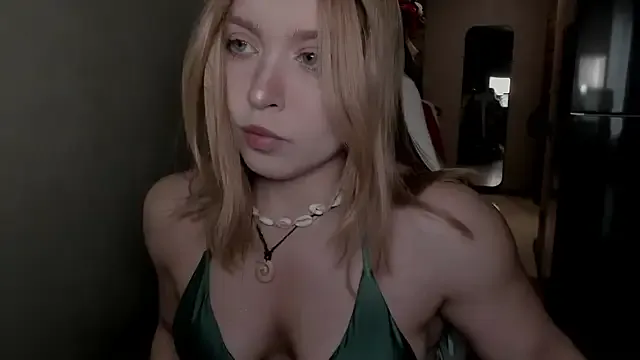 UKRaunchyRobyn – webcam model profile photo Image 15