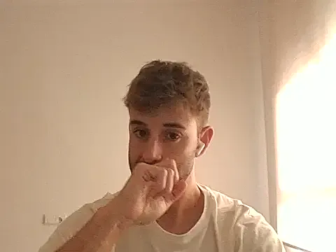 Ellalouisee89 – webcam model profile photo Image 3