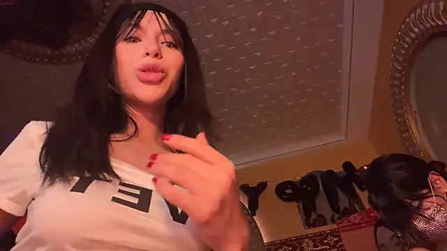 SusyBlair – webcam model profile photo Image 2