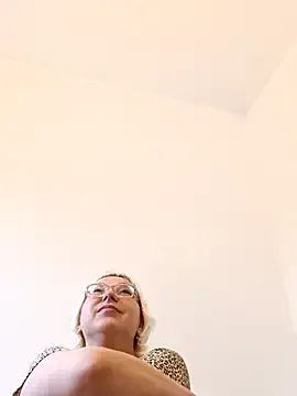 AlisaaAt – webcam model profile photo Image 7