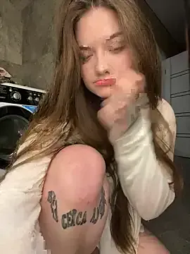 KateDivineUK – webcam model profile photo Image 6