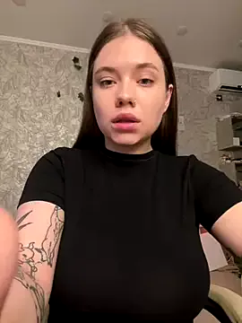 KateDivineUK – webcam model profile photo Image 9