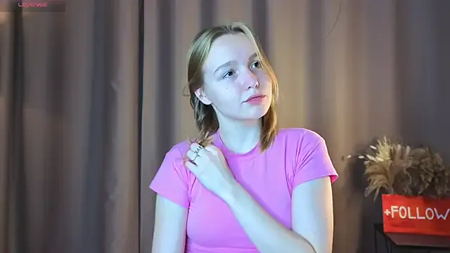 Milforja – webcam model profile photo Image 7