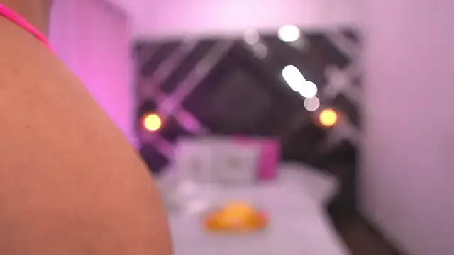 melaniatress – webcam model profile photo Image 9