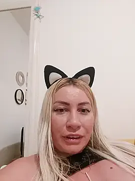 SashaVaughn – webcam model profile photo Image 5