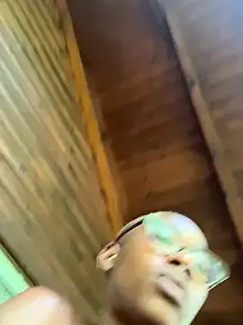 Black-White13 – webcam model profile photo Image 10