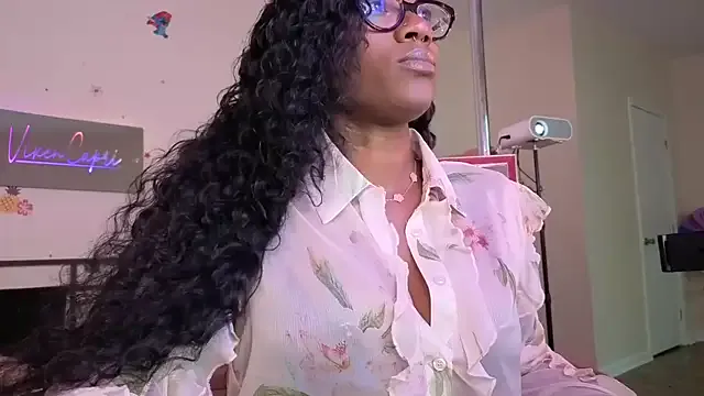 Black-White13 – webcam model profile photo Image 16