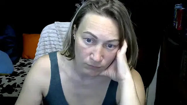 Cheryblush – webcam model profile photo Image 3