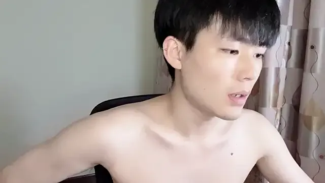 max04 – webcam model profile photo Image 9