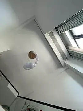 LoraDevine – webcam model profile photo Image 9