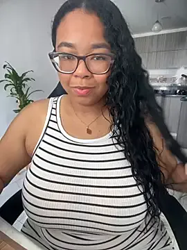 pinkrabbittt – webcam model profile photo Image 15