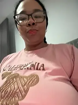 pinkrabbittt – webcam model profile photo Image 16