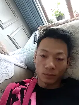 SheOnShe – webcam model profile photo Image 11