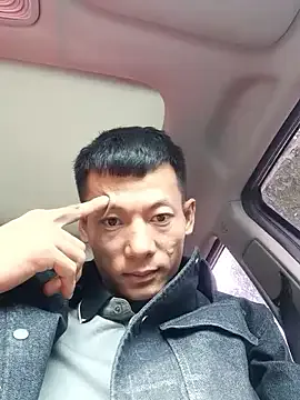 SheOnShe – webcam model profile photo Image 9