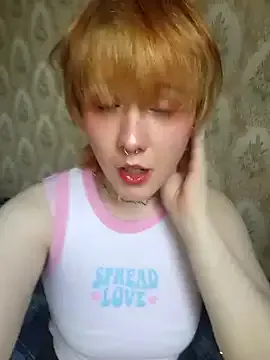 LoraDevine – webcam model profile photo Image 6