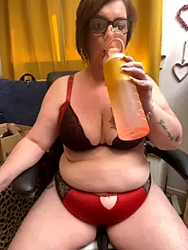 British_EmJess – webcam model profile photo Image 15