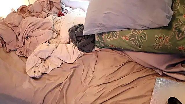 Adel9 – webcam model profile photo Image 9