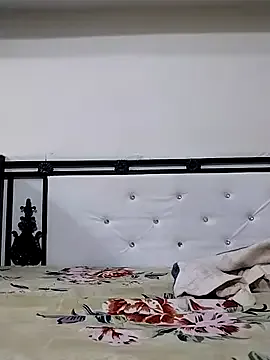 RosFair – webcam model profile photo Image 5