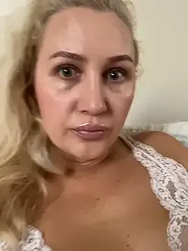 TaianaHerrera – webcam model profile photo Image 14