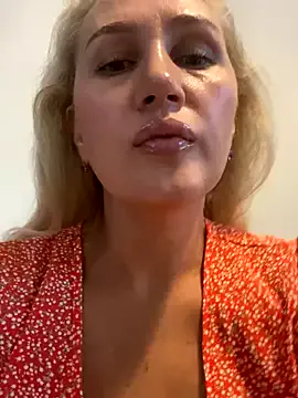 TaianaHerrera – webcam model profile photo Image 9