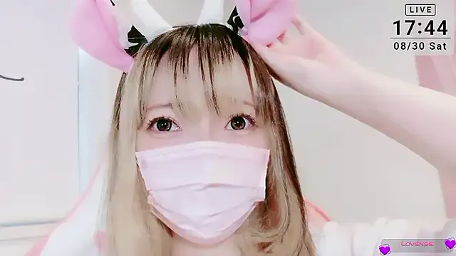 UKRaunchyRobyn – webcam model profile photo Image 3