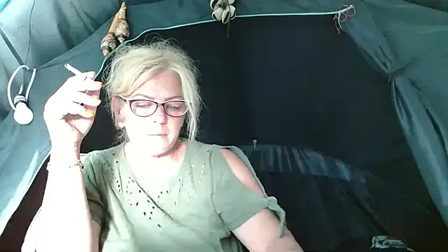 BrookeBratXO – webcam model profile photo Image 9