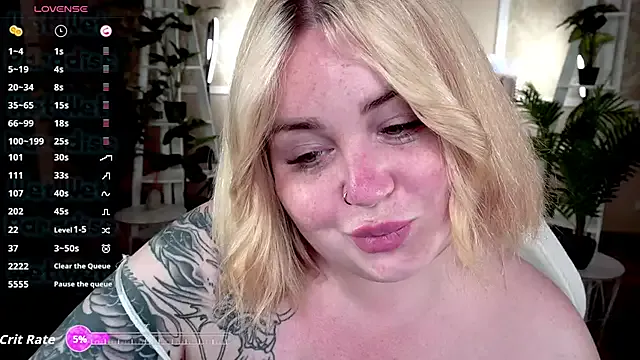 DannieSmith1 – webcam model profile photo Image 9