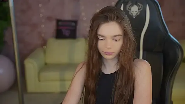 LekfullKitten – webcam model profile photo Image 7