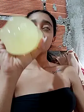 BlondeScarlettx – webcam model profile photo Image 3